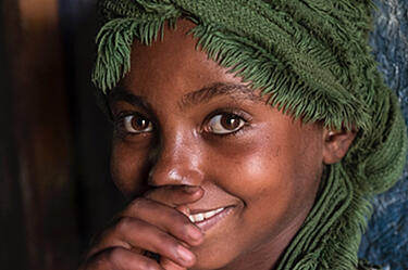 Śmiejąca się etiopska dziewczyna
